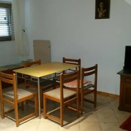 Atikawohnung St,martin 46 52465 Tar Apartamento